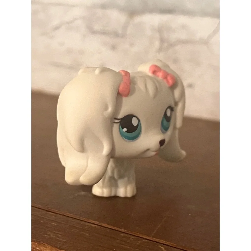 Hasbro Littlest Pet Shop LPS Maltese Puppy Dog White Pink‎ Bows #65